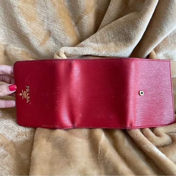 Prada red saffiano trifold wallet - Picture 16 of 16
